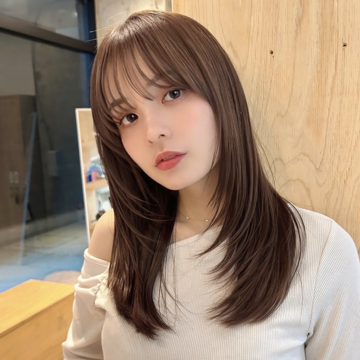 2026年春のトレンドを独占。大人女子が今こぞって指名する「エアリー質感」の正体
