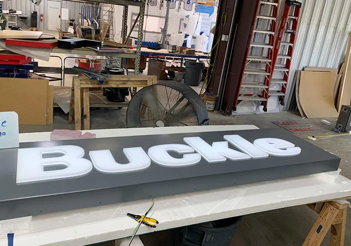 How to Reduce Costs for Franchise Signage Programs with Bulk Fabrication?