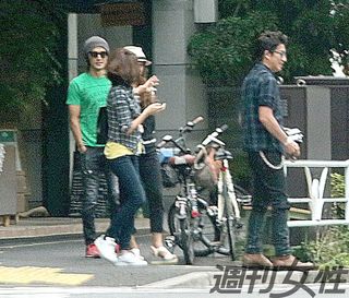 B'z稲葉浩志のプライベートに迫る：ネットを騒がせる「妻の写真」の真実と、30年近く寄り添う夫婦の絆